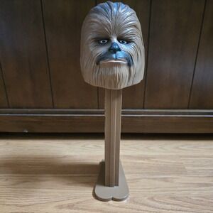 Star Wars Pez Dispenser 2005 CHEWBACCA Plays Music TESTED BATTERIES INCLUDED